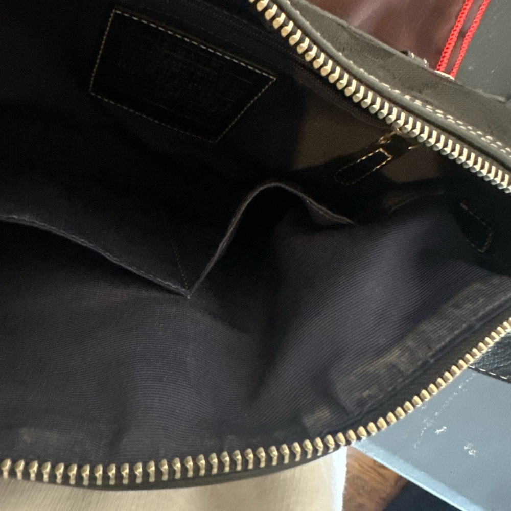 Coach Black Shoulder Bag with Structured Design and Silver Hardware - Picture 15 of 16